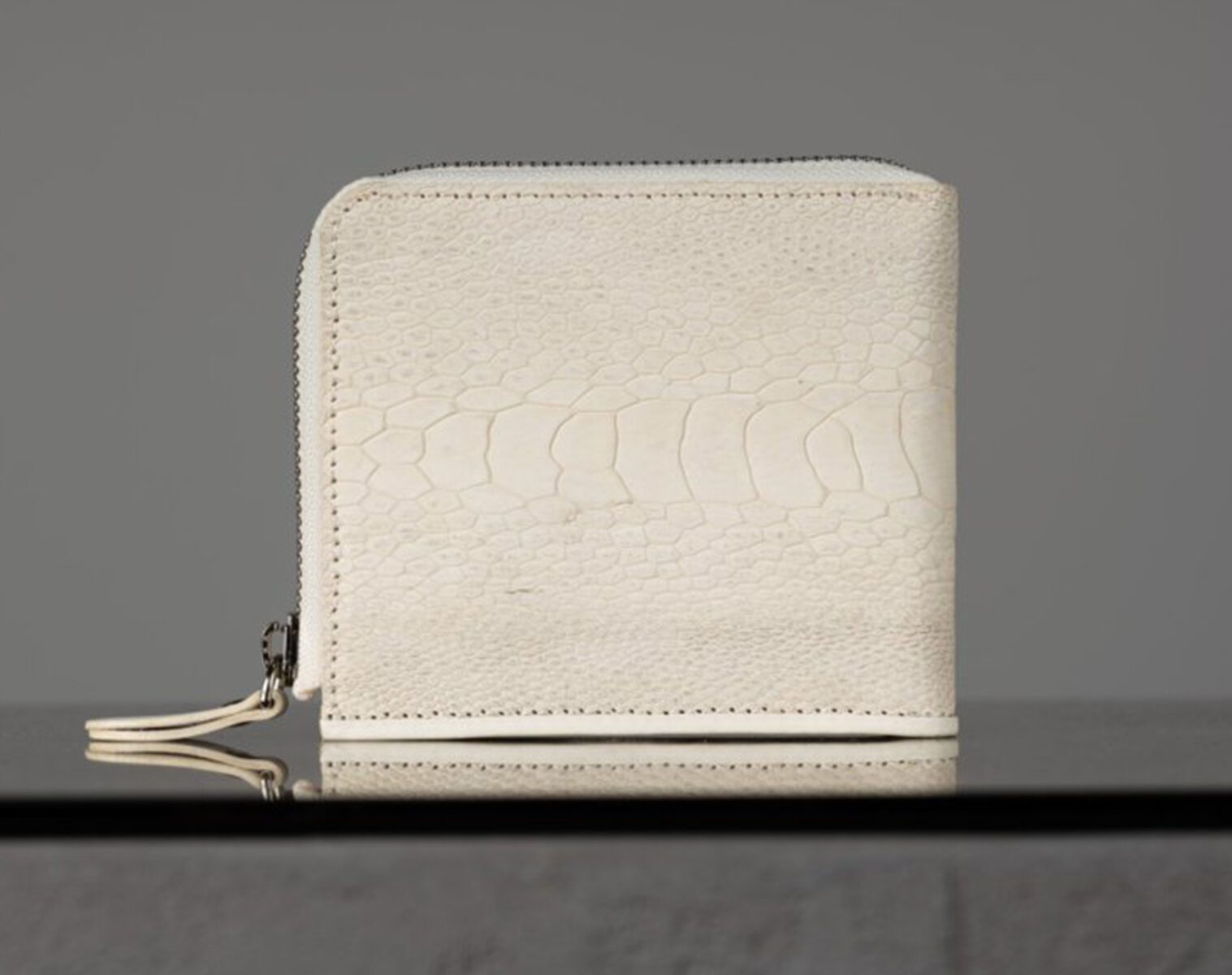 Petrosolaum Ostrich Leather Zip Wallet 1